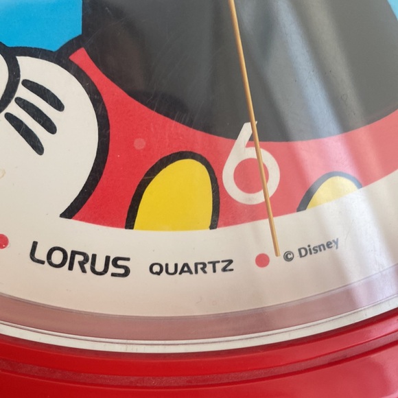 Lorus quartz battery operated Mickey Mouse red clock - Picture 3 of 4